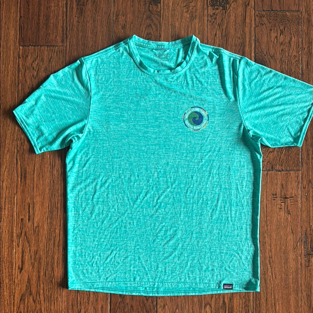 TWO Never Worn Men’s Capilene Cool Daily Graphic Shirts